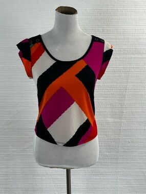 Miss California Y2K Geometric Colorblock Open Back Top – Bold Retro Chic